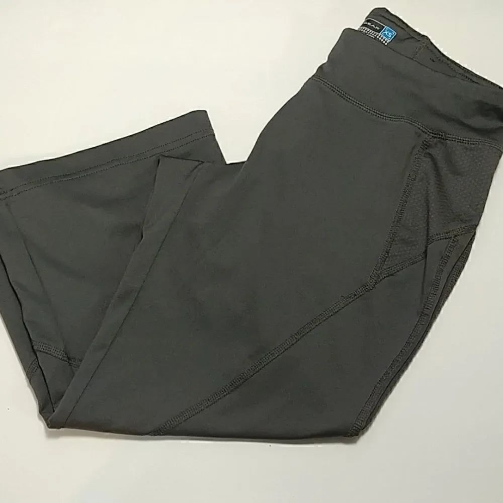 TekGear Fit and Flare Capri Gray XS